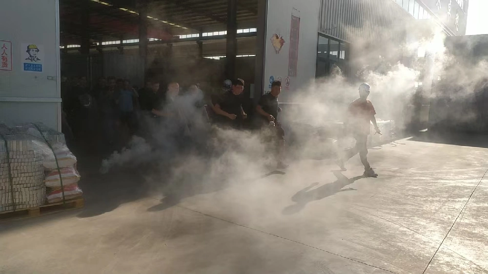 Veiligheidstraining en ontsnappingsoefeningen uitvoeren om de verdedigingslijn van productieveiligheid te versterken