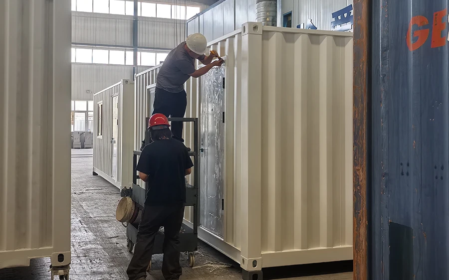 Welke stappen zijn betrokken bij het produceren van één container?